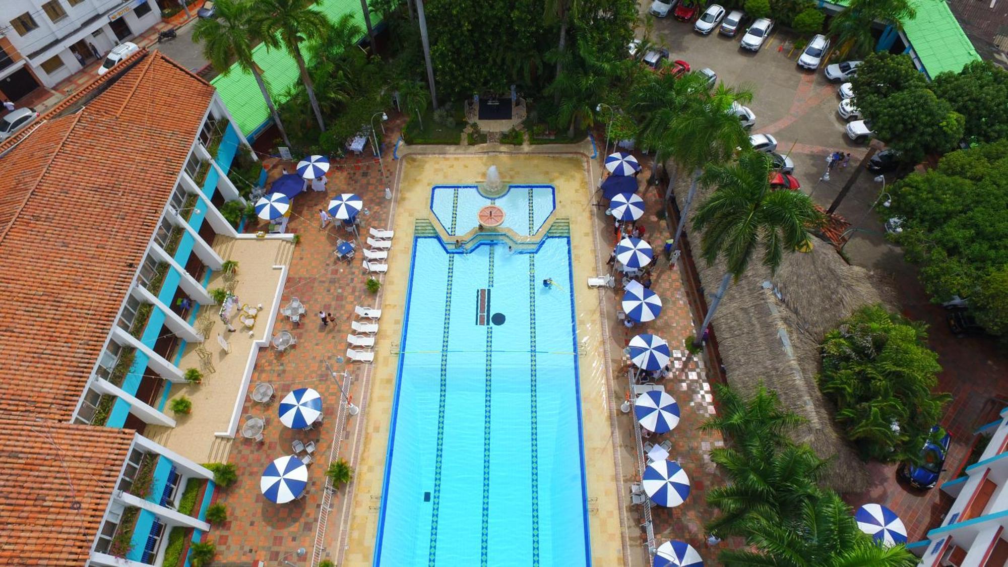 Hotel Bachue Girardot Buitenkant foto