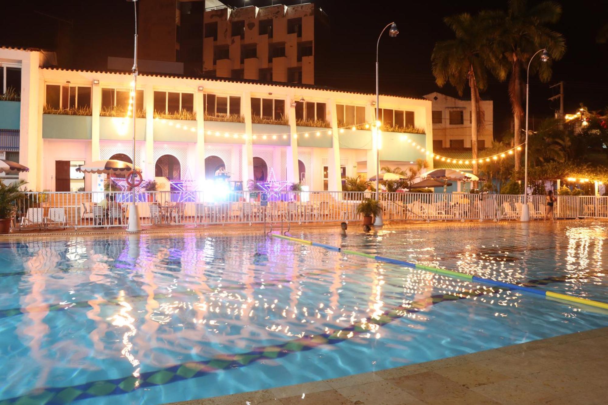 Hotel Bachue Girardot Buitenkant foto