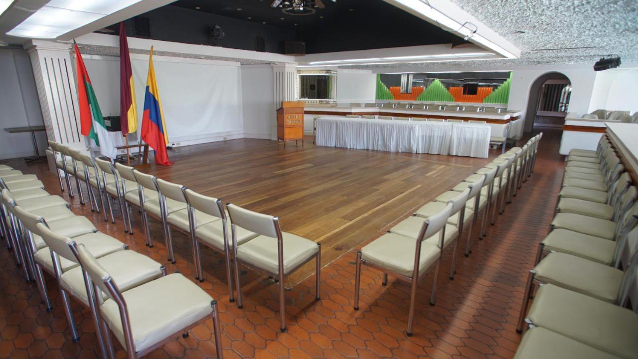 Hotel Bachue Girardot Buitenkant foto