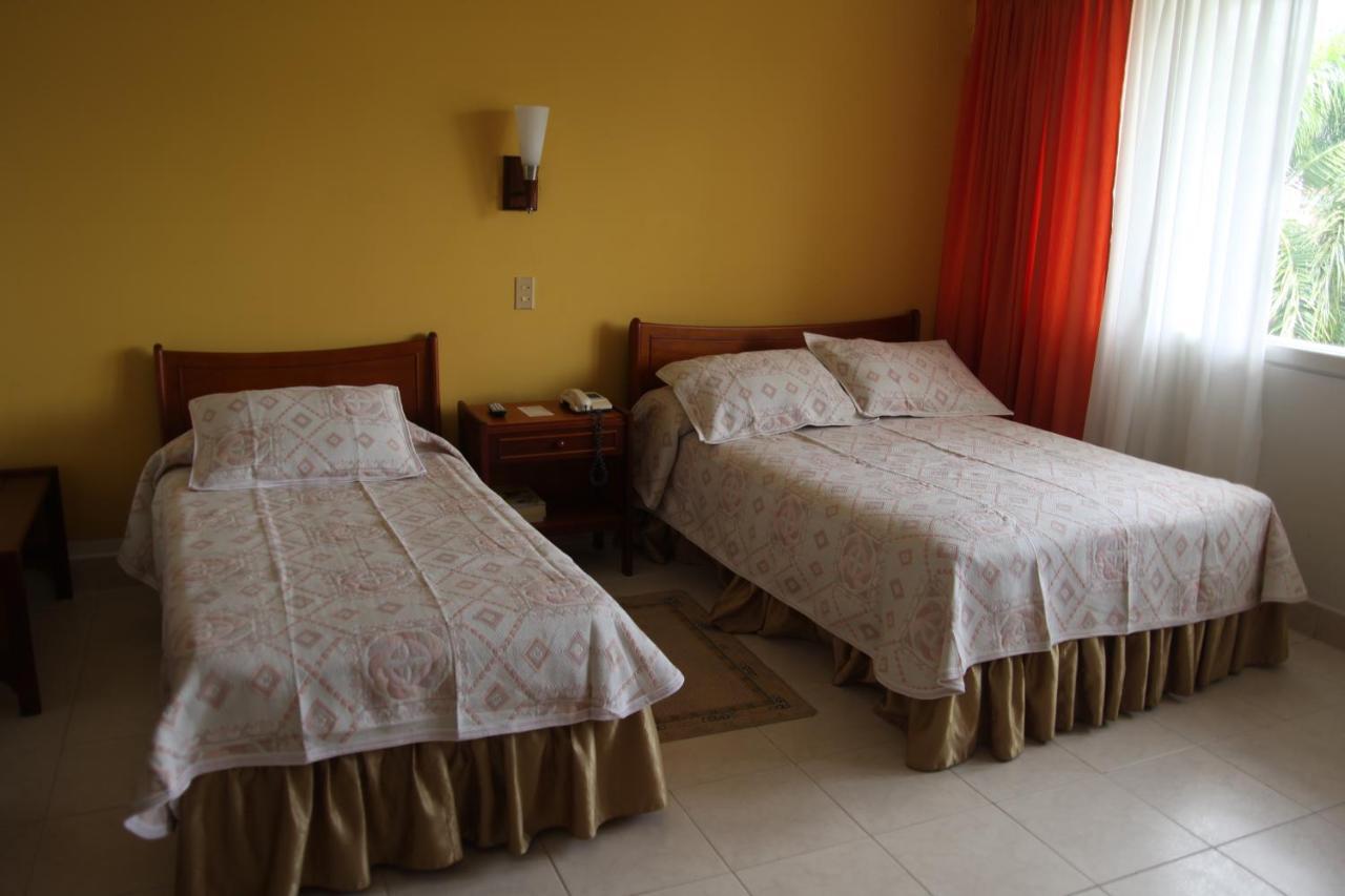 Hotel Bachue Girardot Buitenkant foto