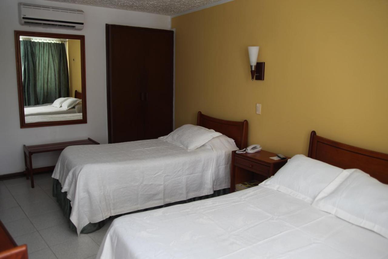Hotel Bachue Girardot Buitenkant foto